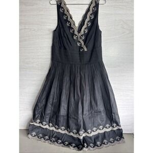Ann Taylor sleeveless,V-neck embroidered dress Silk Blend Fabric Pleated Skirt 8